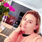 caroline_rom Profile Picture