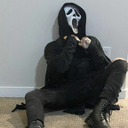 kitschkaiju Profile Picture