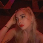 neeneelee Profile Picture
