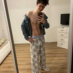 your_cute_friend2 Profile Picture